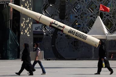 US says it has begun new wave of strikes on Iran