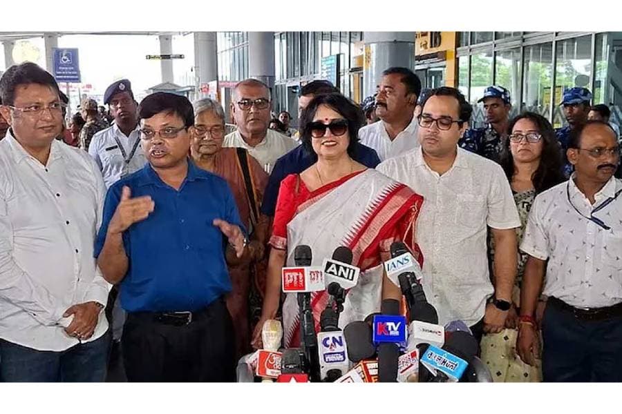 Taslima Nasrin returns to Kolkata after 2 decades
