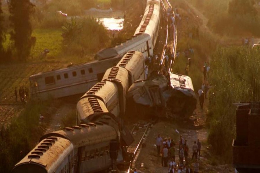 Train crash in Egypt kills 43