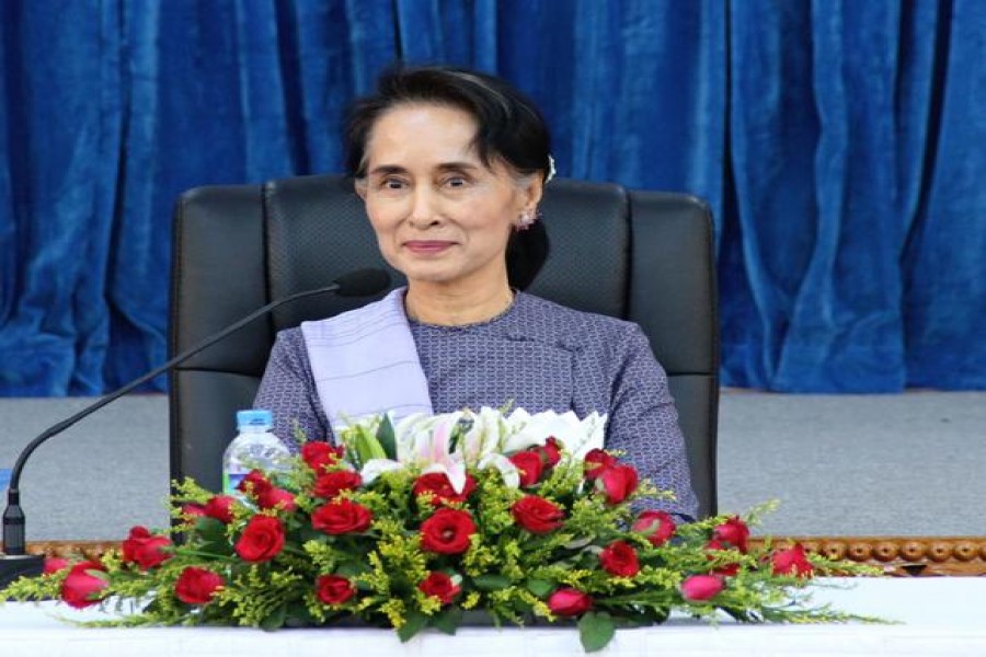 UK foreign secy Johnson warns Suu Kyi over Rohingya treatment
