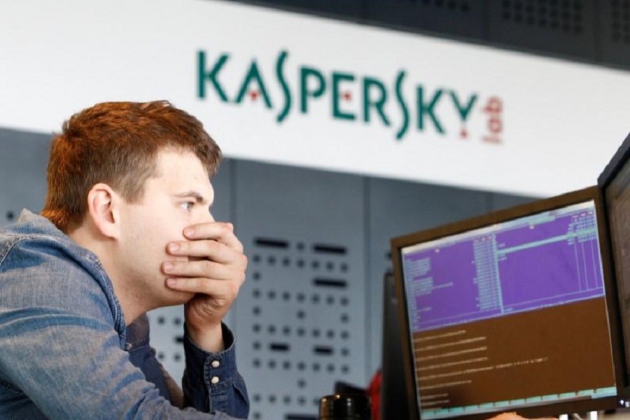 An employee works near screens in the virus lab at the headquarters of Russian cyber security company Kaspersky Labs in Moscow July 29, 2013. Reuters/Files