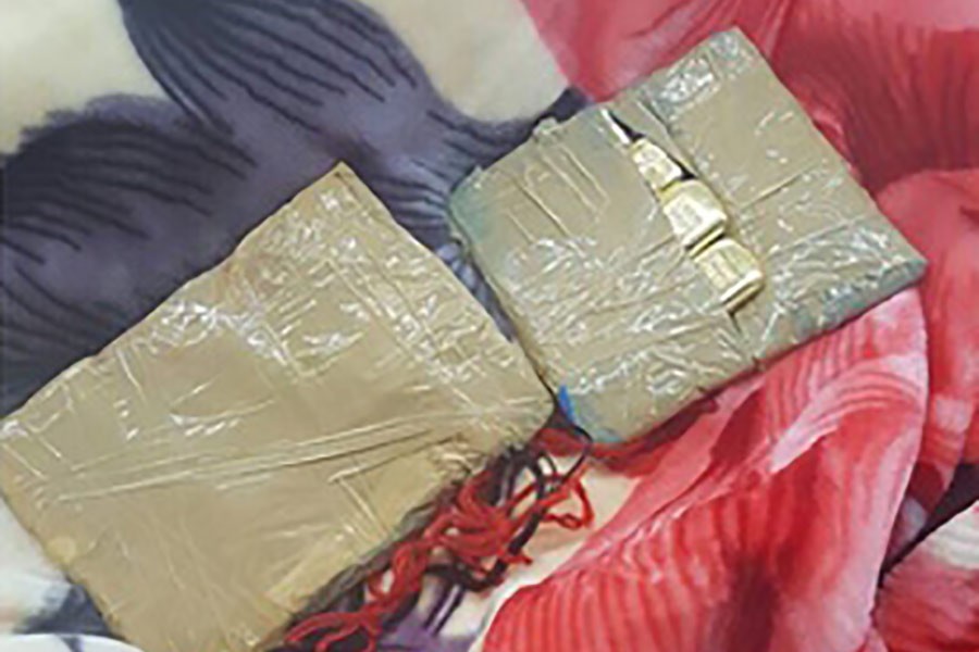 Customs finds 58 gold bars inside blanket