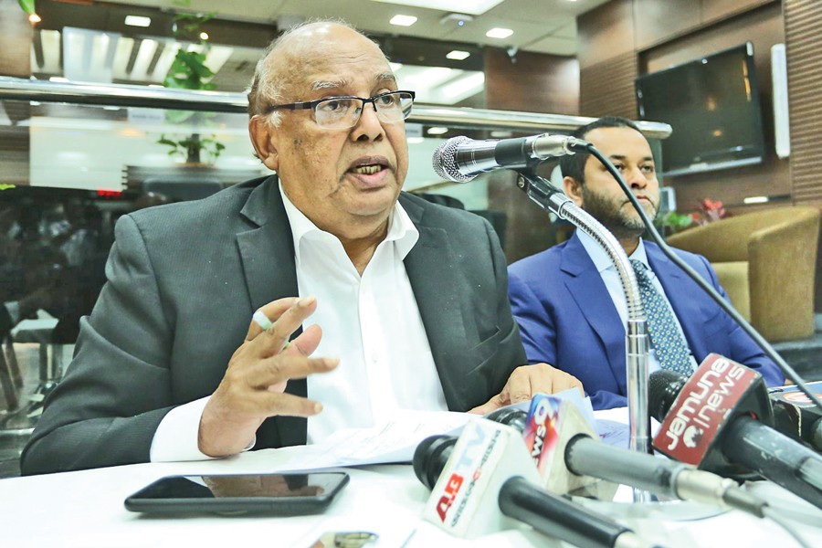 Bangladesh Merchant Bankers Association (BMBA) and DSE Brokers Association of Bangladesh (DBA) jointly arrange a press briefing in the capital Tuesday on the latest market situation. DBA president Mostaque Ahmed Sadeque and BMBA president Mohammed Nasir Uddin Chowdhury seen present at the briefing.