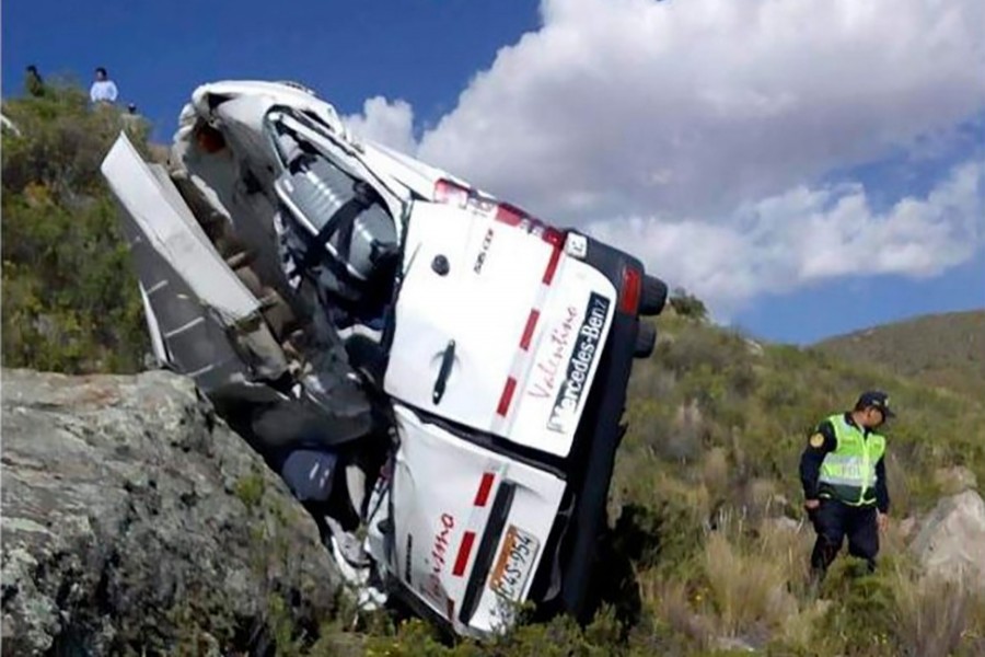 Tourist bus plunges into ravine in Peru, two die