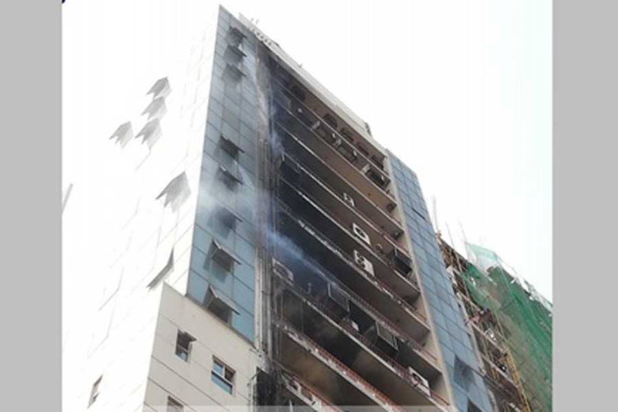 Fire breaks out at Gulshan building