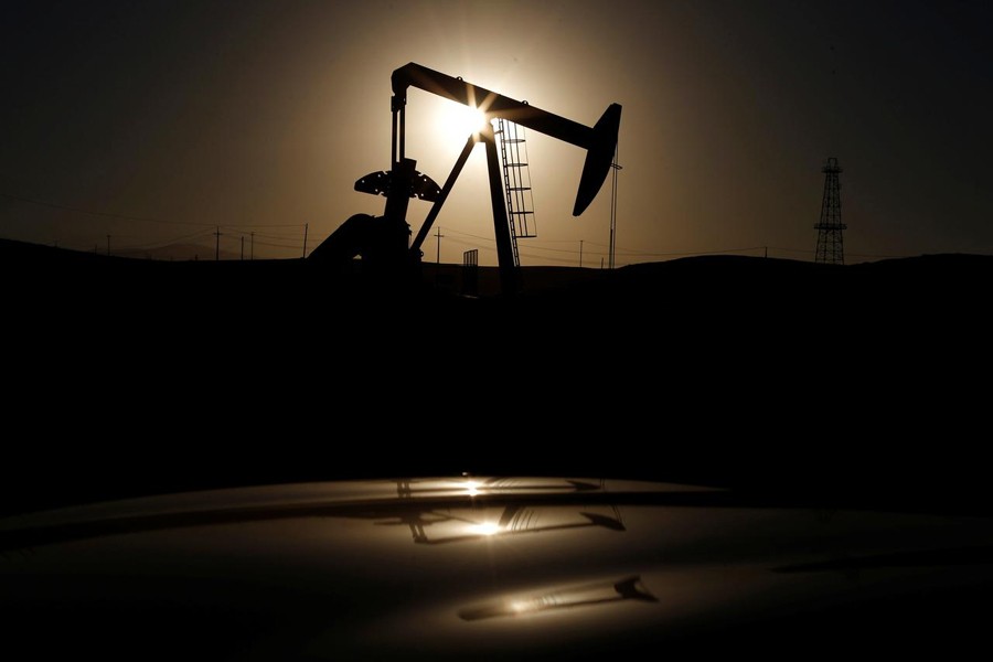 A pump jack is seen at sunrise near Bakersfield, California, October 14, 2014. Reuters/File Photo