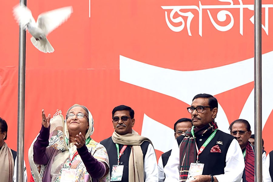 Prime Minister Sheikh Hasina releasing a pigeon during the inaugural session of Awami League's 21st triennial national council-2019 at the historic Suhrawardy Udyan in the city on Friday. -PID Photo