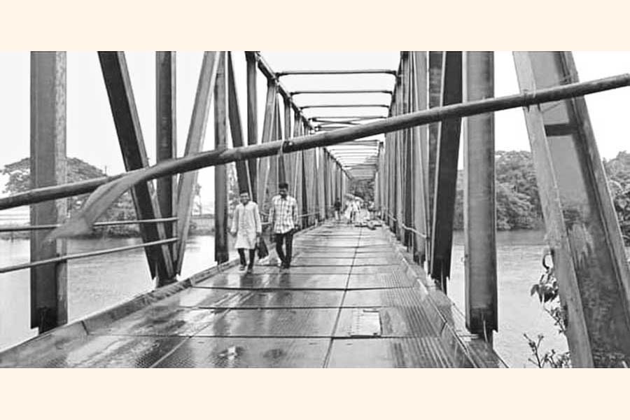 A view of the damaged Bailey bridge over the Bayarahala River in Madan upazila of Netrakona — FE Photo