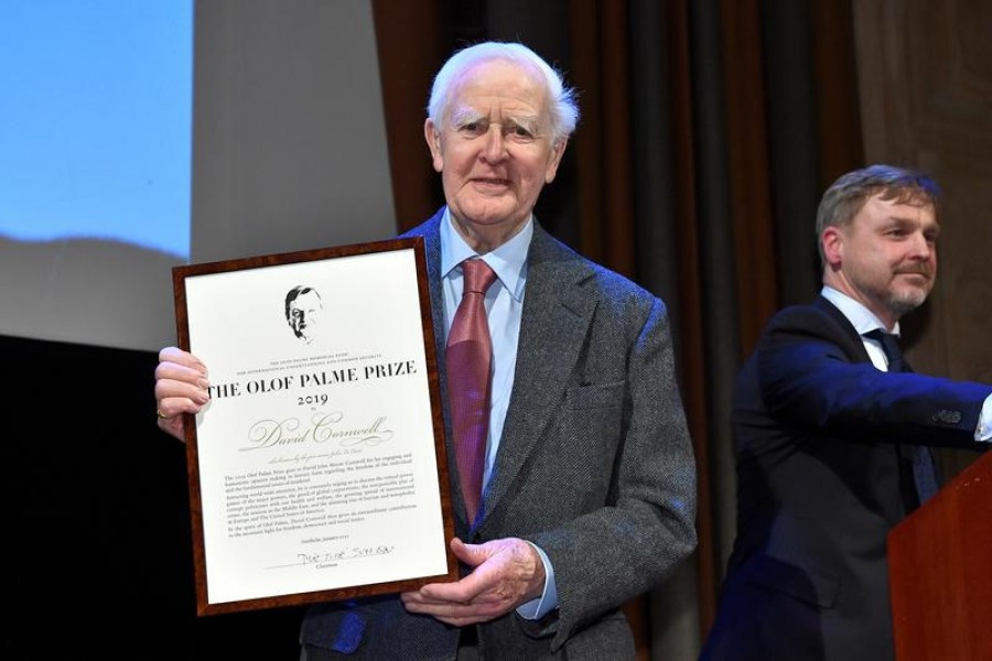 Author David Cornwell, also known by the pen name John Le Carre, receives Olof Palme Prize at a ceremony in the Grunewaldsalen concert hall in Stockholm, Sweden January 30, 2020. Claudio Bresciani/TT News Agency/via REUTERS