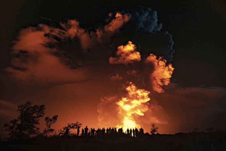 Kilauea volcano erupts on Hawaii's Big Island