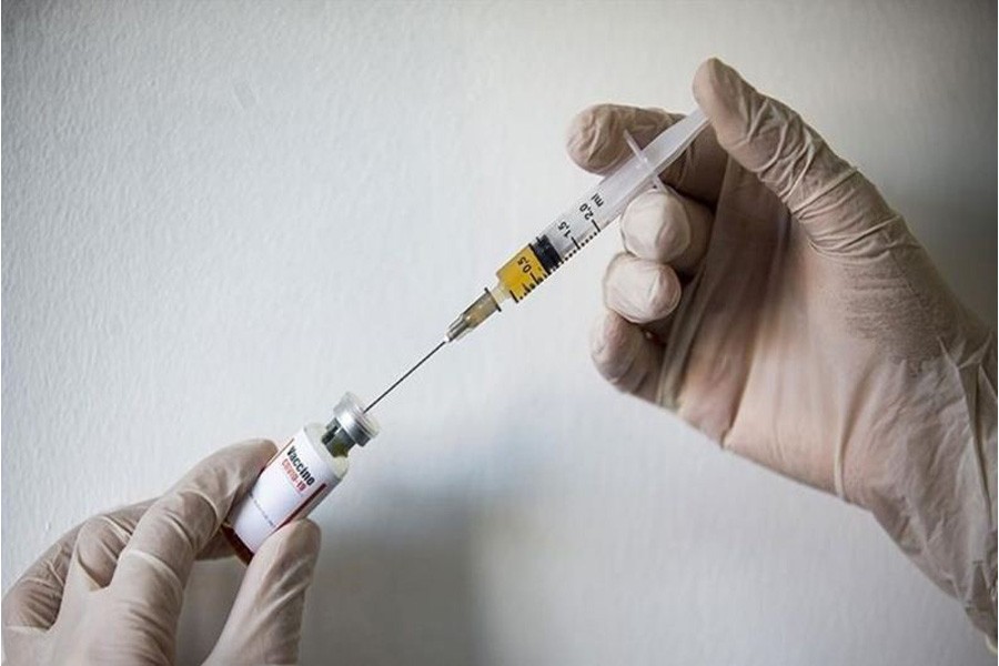 Italy aims to vaccinate 10-15 million people by April