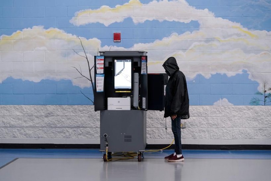 Voters cast their ballots in Georgia’s Senate runoff elections at a Fulton County polling station in Atlanta, Georgia, US, January 5, 2021 — Reuters/Files