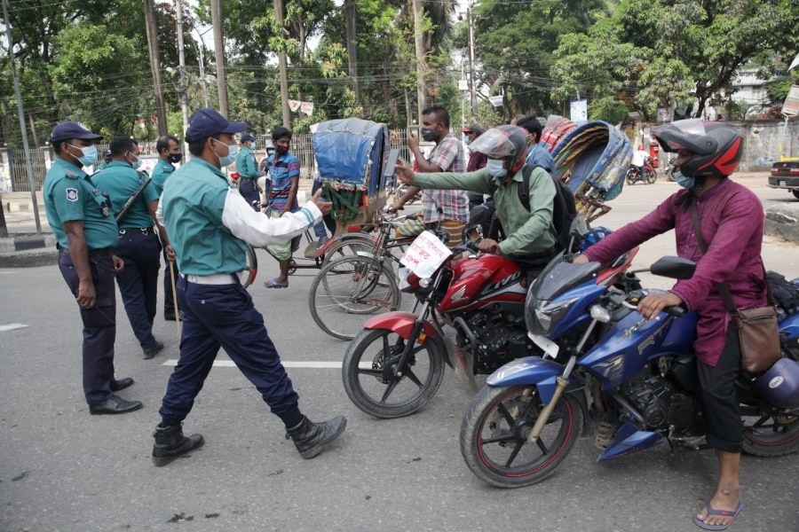 Dhaka traffic increases on second day of lockdown