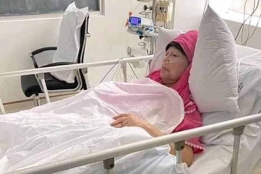 Khaleda still not out of danger due to post-Covid complications, doctor says