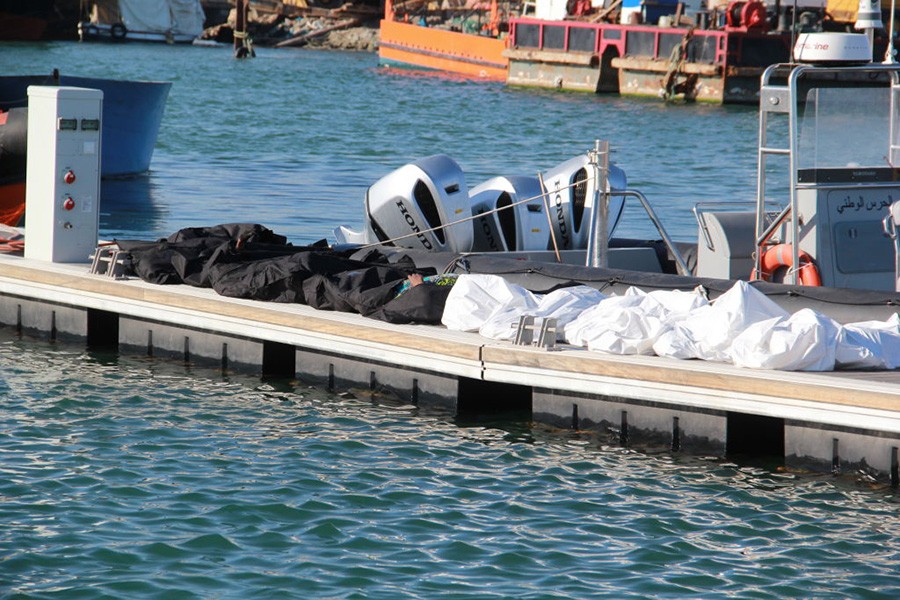 Shipwreck off Tunis leaves at least 17 migrants dead