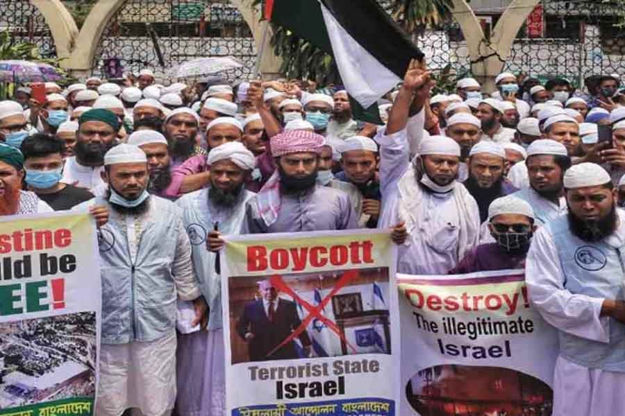 Islami Andolon stages protest against Israeli aggression in Palestine
