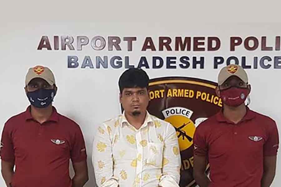 Man arrested for attempt to smuggle Tk 25m in foreign currencies