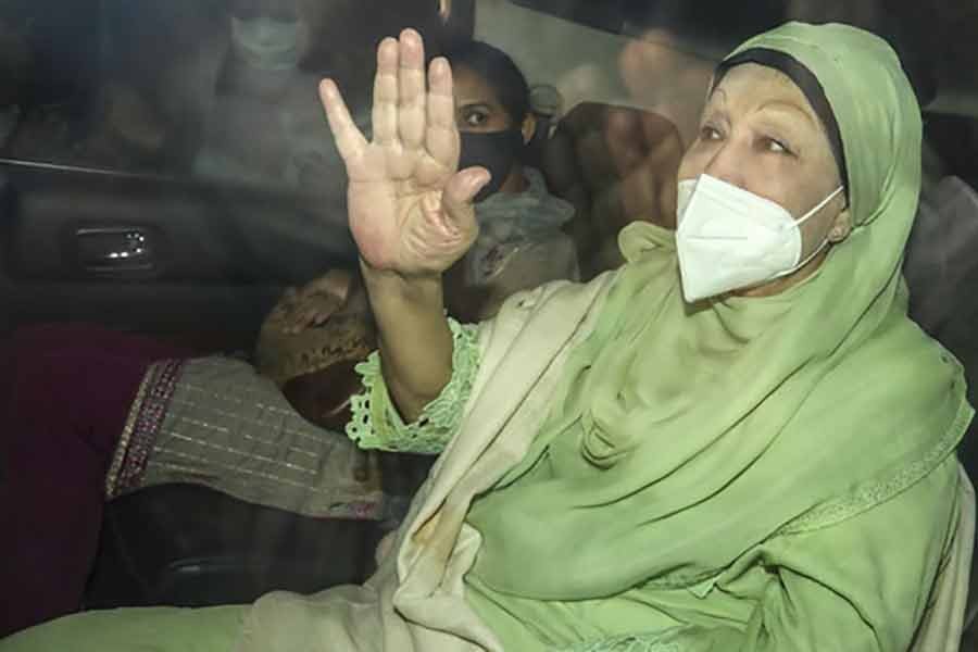 Khaleda Zia visits Evercare Hospital for health check-up