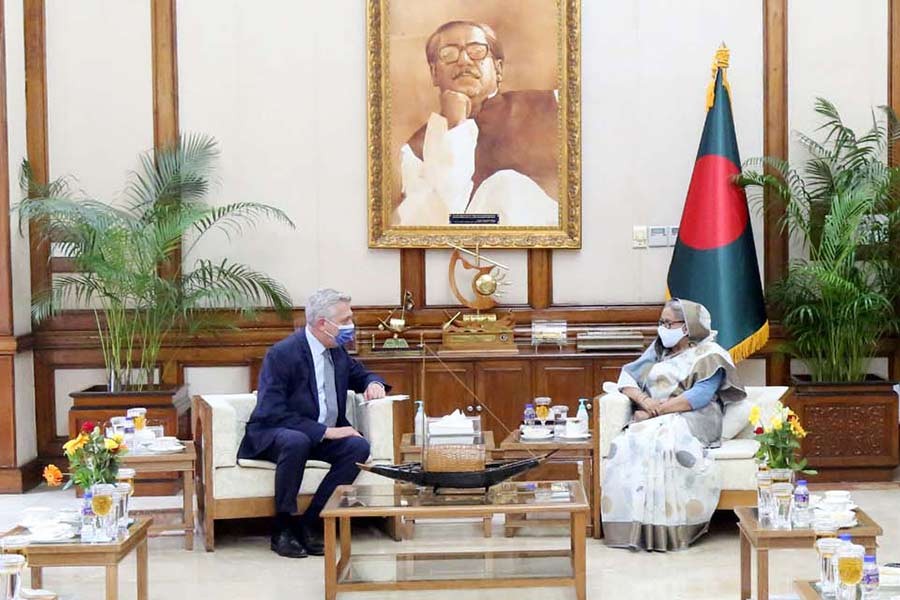 United Nations High Commissioner for Refugees (UNHCR) Filippo Grandi paying a courtesy call on Prime Minister Sheikh Hasina at Ganabhaban in Dhaka on Tuesday –PID Photo
