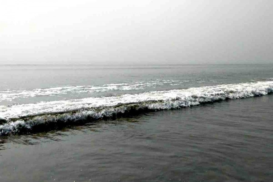 Tidal surge likely to inundate low-lying areas of coastal districts