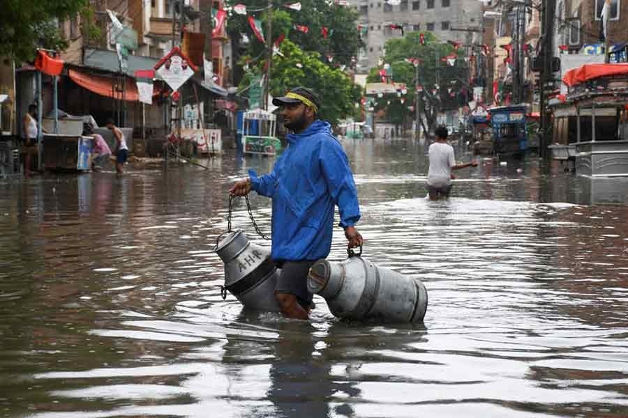 WB pledges $2.0b for flood-ravaged Pakistan