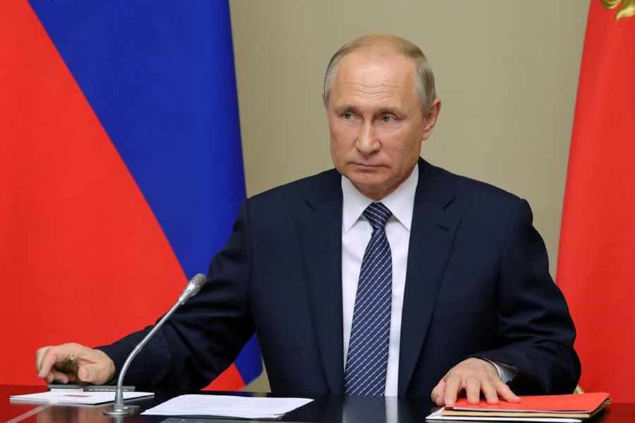 Putin moves to ban some Western trucks from transiting through Russia