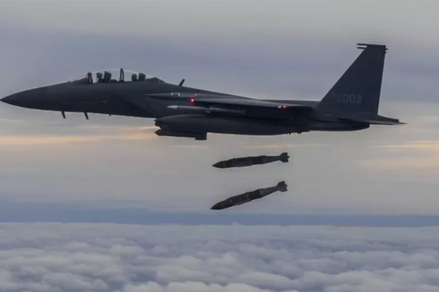 South Korean and US fighter jets conducted joint bombing drills in response to the missile launch