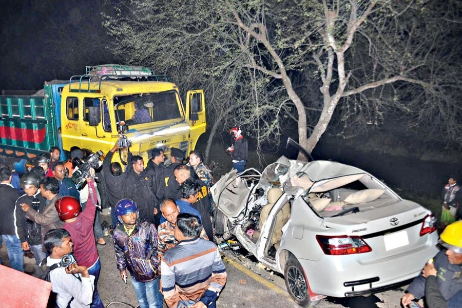 554 killed, 747 others injured in road crashes in November