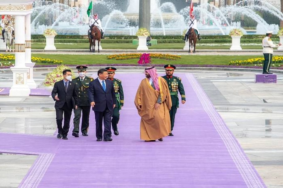 Saudi Crown Prince Mohammed Bin Salman welcomes Chinese President Xi Jinping in Riyadh, Saudi Arabia Dec 8, 2022. |REUTERS