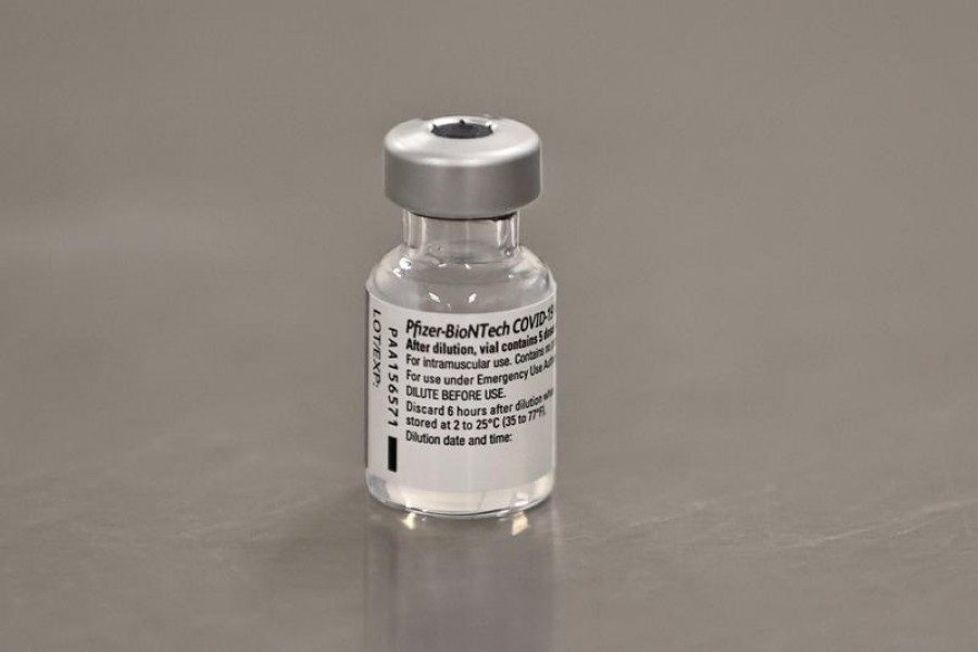 US FDA, CDC see early signal of Pfizer bivalent COVID shot's link to stroke