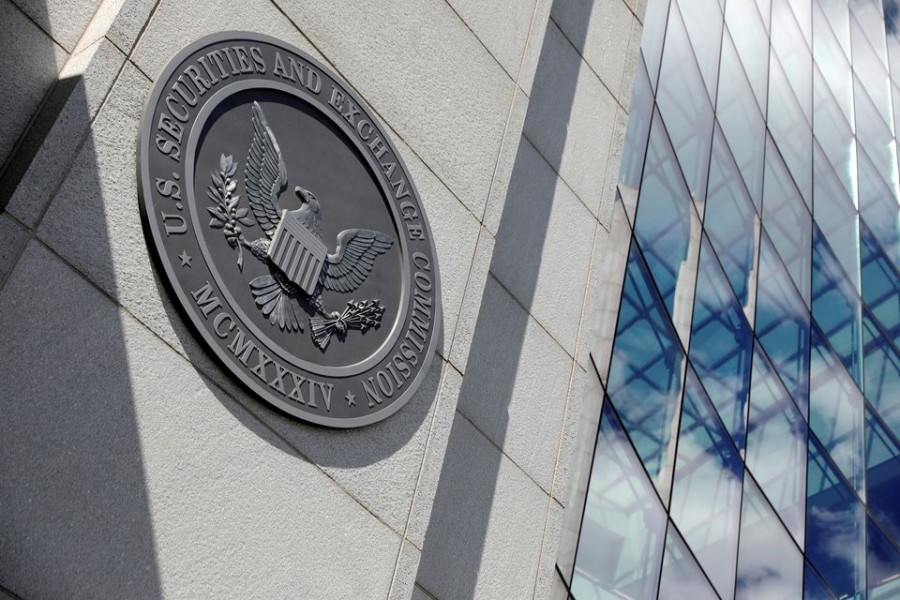 US securities regulator lists April for climate rule action