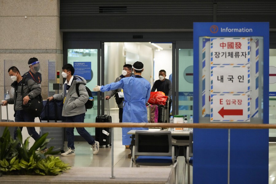South Korea extends restrictions on travelers from China