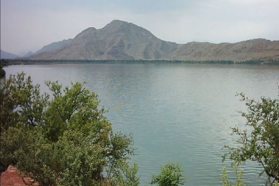 Tanda Dam lake