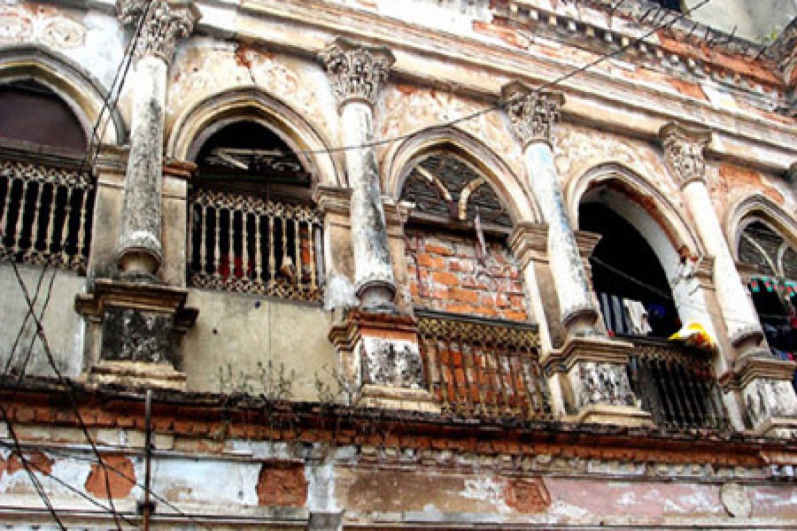 Dilapidated buildings of old Dhaka