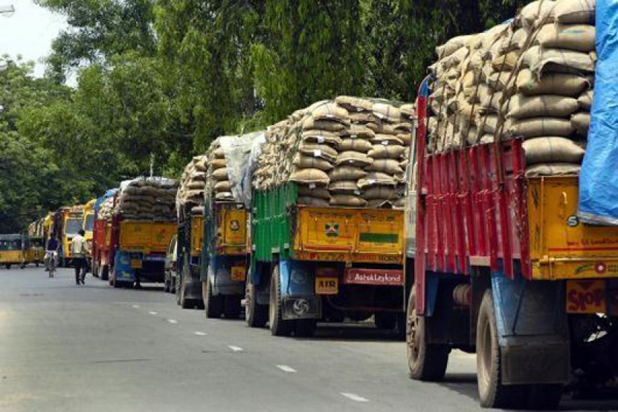 Rice prices slip in India, Thailand; exporters eye Bangladesh
