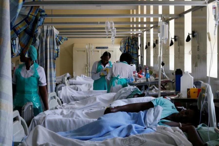 Medical practitioners attend to a cholera patient inside a special ward at the Kenyatta National Hospital in Nairobi, Kenya July 19, 2017. Reuters File Photo