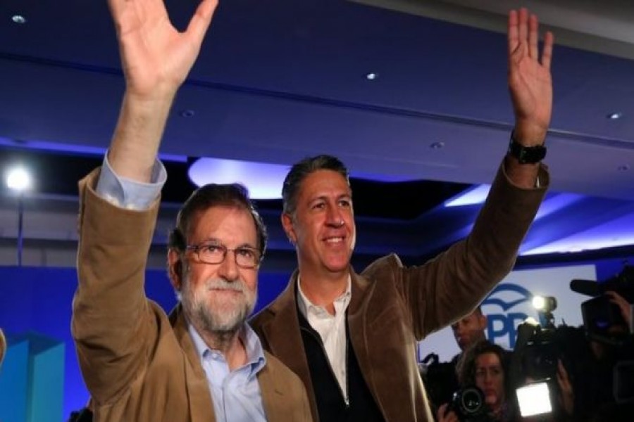 PM Mariano Rajoy (L) joined the leader of his PP party in Catalonia for campaigning on Sunday