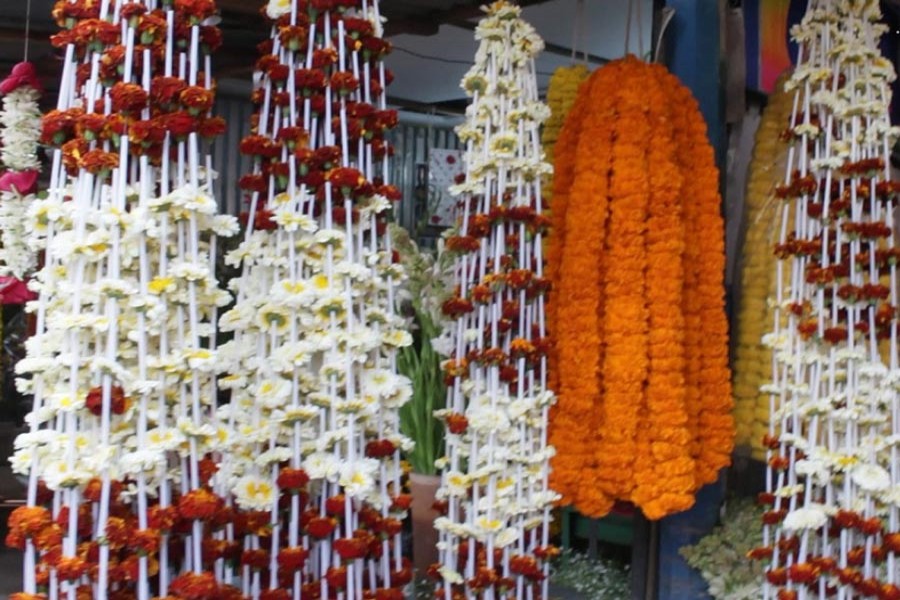 Rangpur flower traders doing brisk business due to high mkt demand