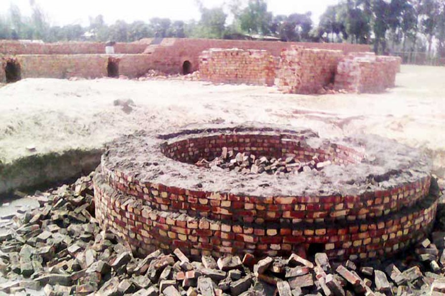 The under-construction brick kiln on a piece of cropland in Shurkali village under Badalgachhi upazila. 	— FE Photo