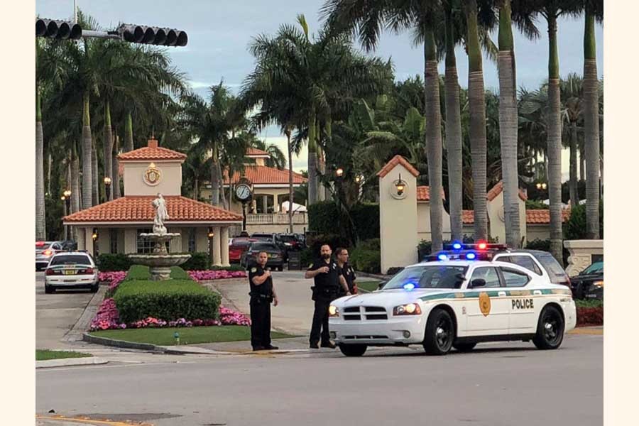 Police shoot gunman at Trump golf resort