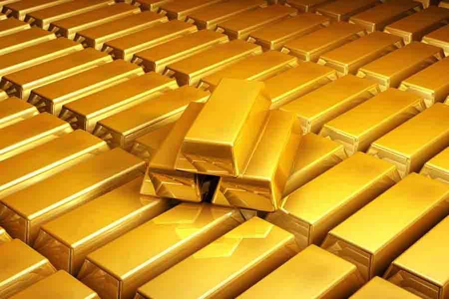 Law enforcers arrest three with 71 gold bars in Sylhet, Benapole 