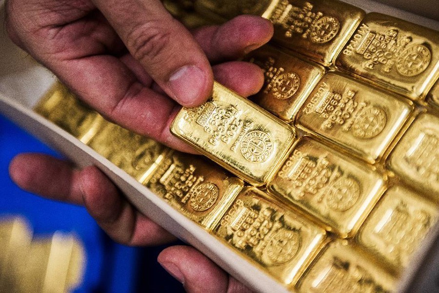 Customs arrests one with gold bars, jewellery
