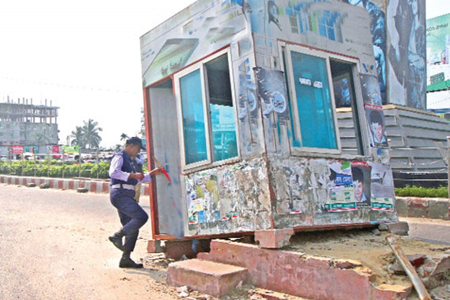 Notorious business behind police box