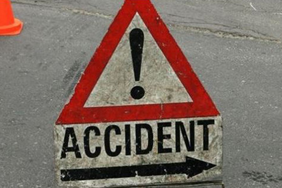 Couple die in Brahmanbaria road crash