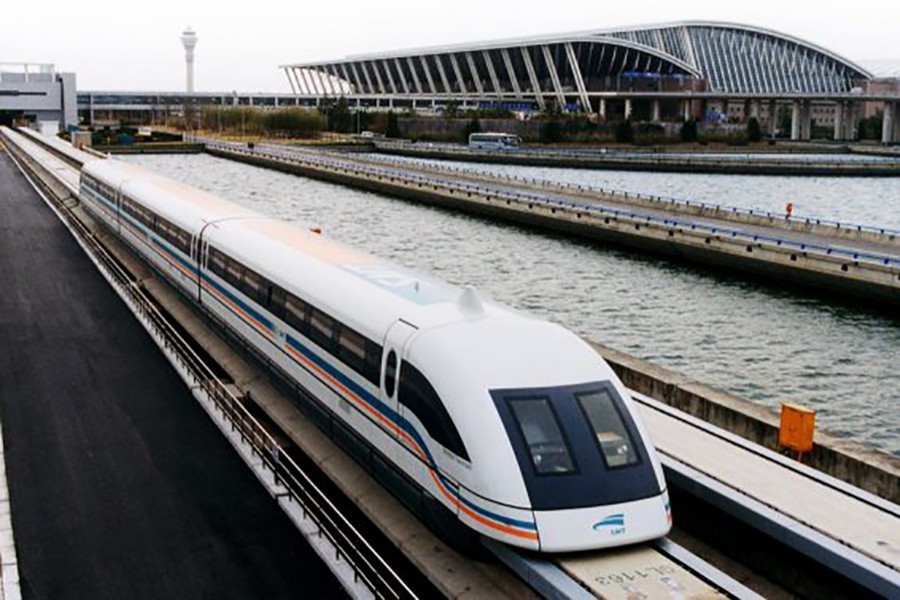 A maglev train leaves Shanghai's Pudong International Airport. The 30.5km line, opened in 2002, is the world's first commercial high-speed maglev. Photo: Wikipedia Commons