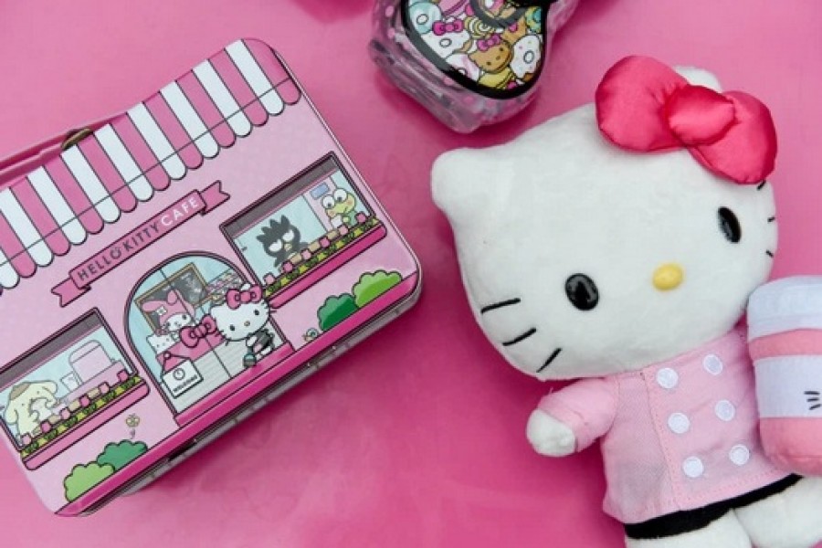 Hello Kitty movie on cards