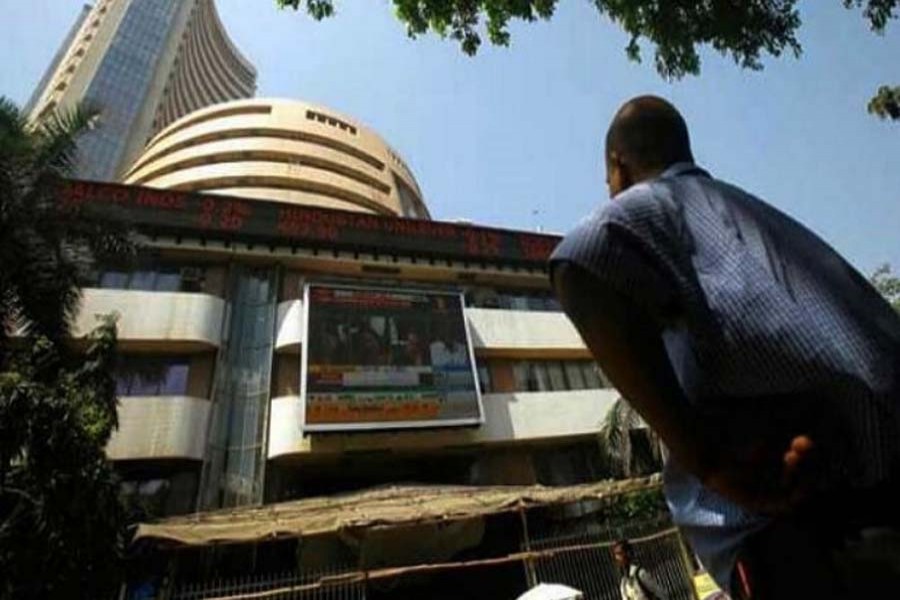 Indian shares pause for cues
