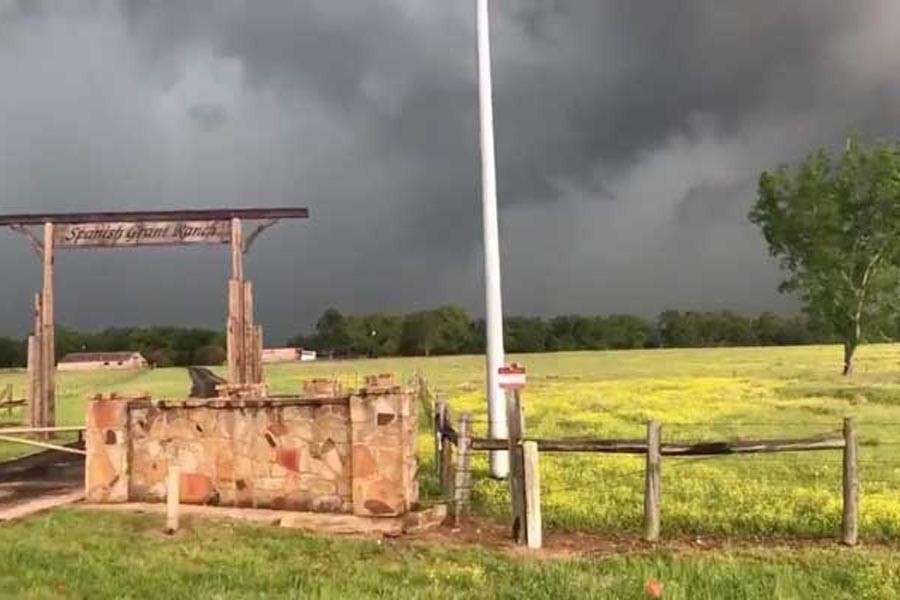 Texas tornado kills two children