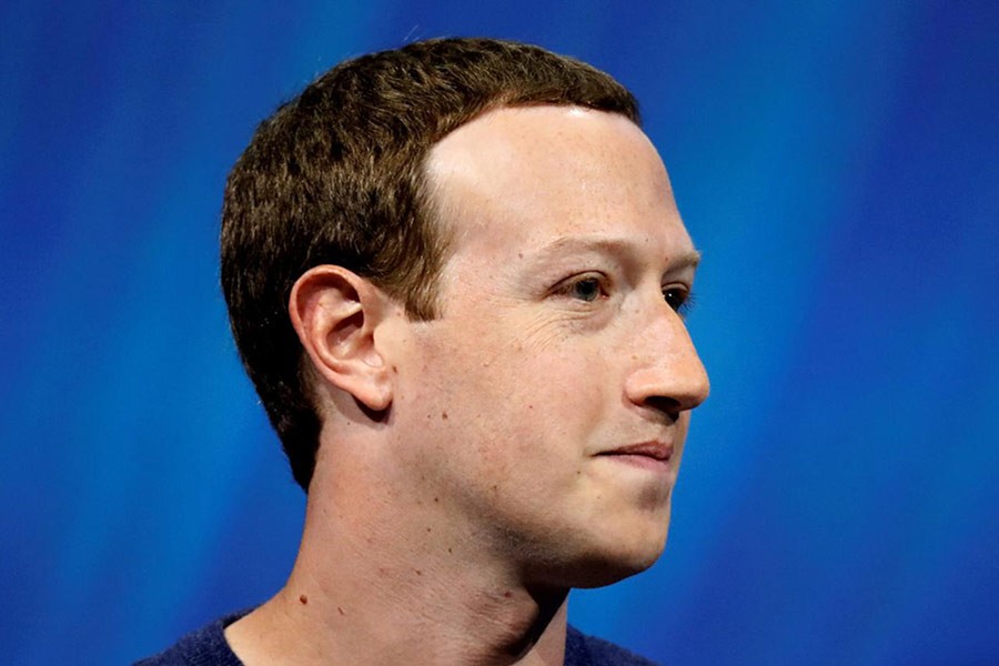 Mark Zuckerberg 'survives' Facebook leadership vote