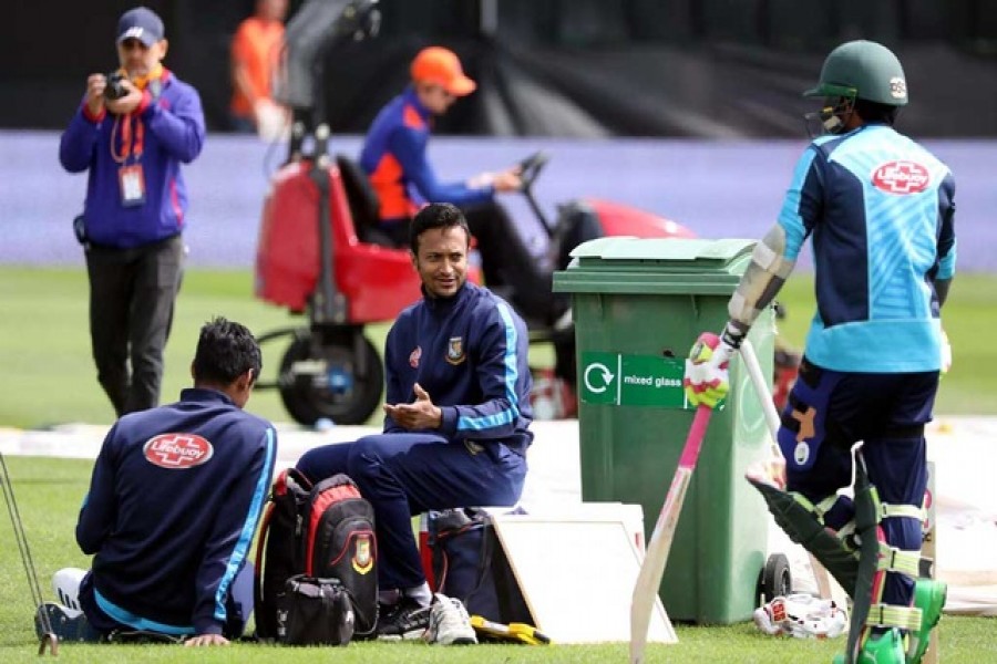 Shakib injured, uncertain against Sri Lanka